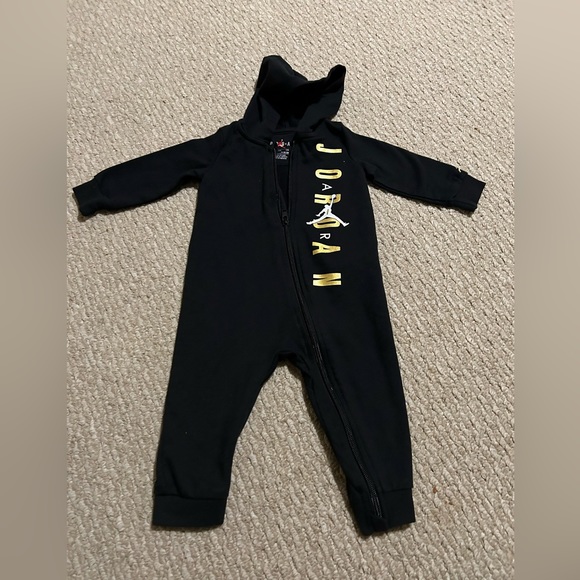 Jordan Onsie - 12m size - black and gold - Picture 2 of 4